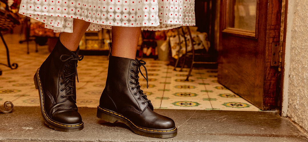 Hoe moet je Dr. Martens inlopen Omoda