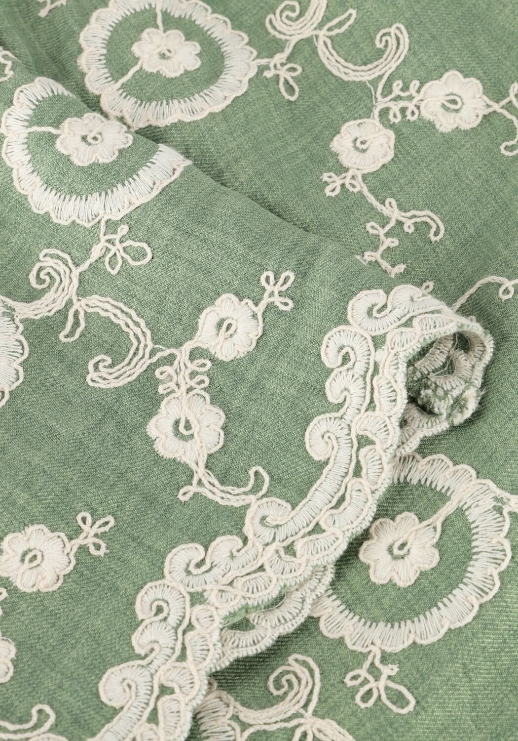 YDENCE Pantalon courte SHORT GIENEKE en vert - large