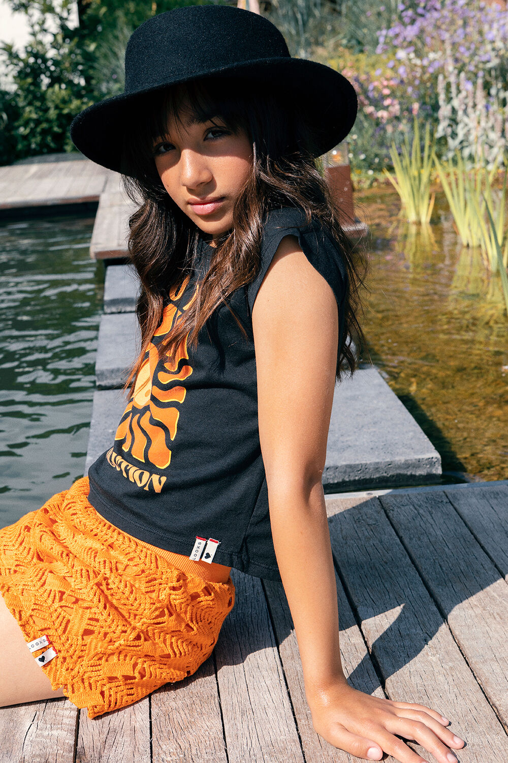 LOOXS OPEN LACE SHORTS Pantalons en orange - large