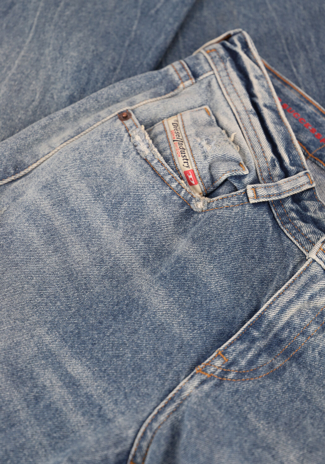 DIESEL Bootcut jeans 1969 D-EBBEY en bleu - large