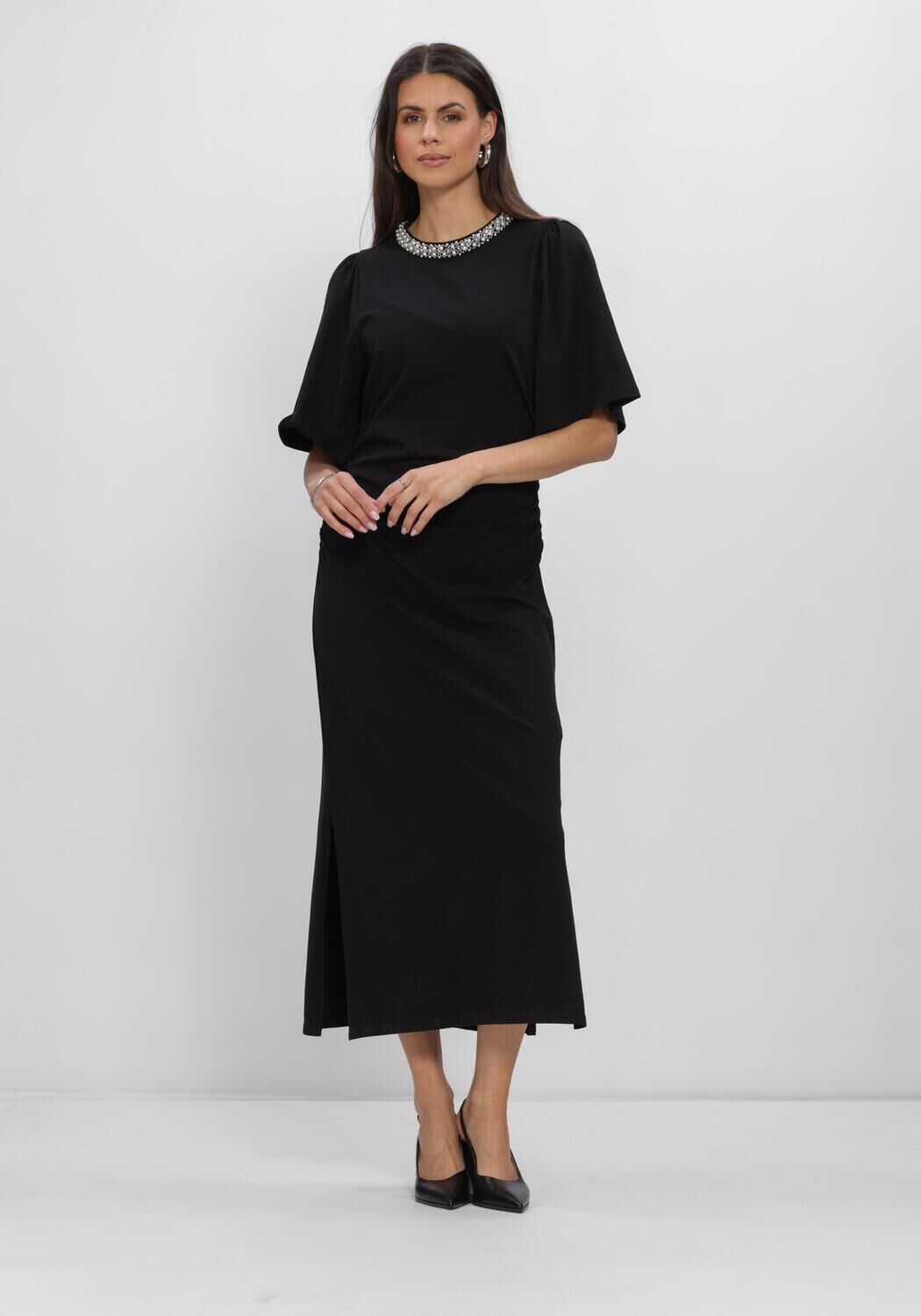 BRUUNS BAZAAR Robe midi ALNUSBBNATHALA TRIM DRESS en noir - large