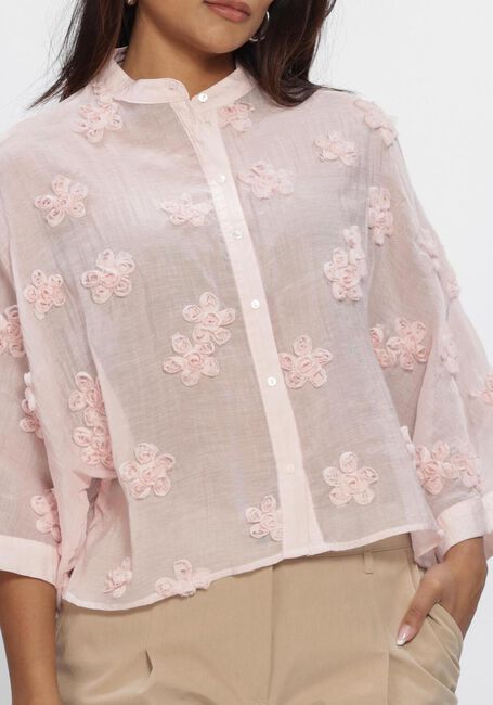 Lichtroze JANSEN AMSTERDAM  MARNEY BLOUSE 3DF1 759 WIDE KIMONO SLEEVE 3D FLOWERS - large