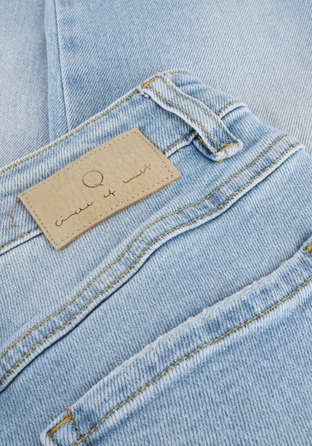 Blauwe CIRCLE OF TRUST Mom jeans CHLOE DNM - large