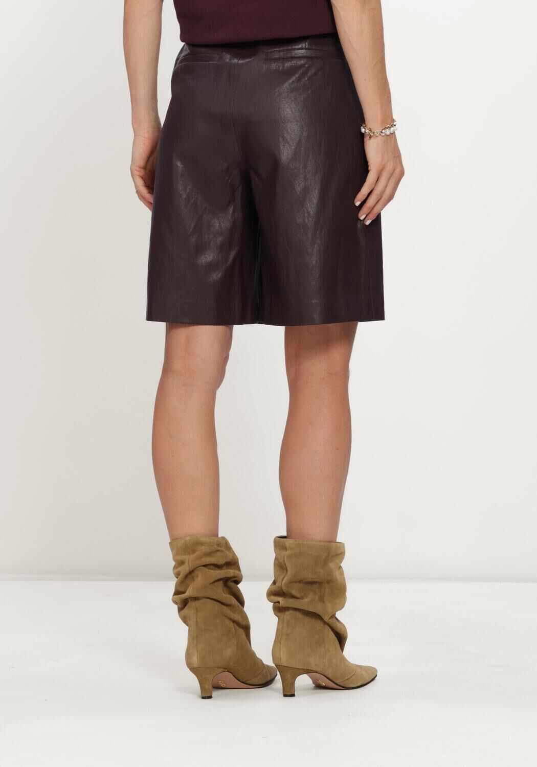 Bruine CIRCLE OF TRUST Korte broek PHEBE SHORT - large