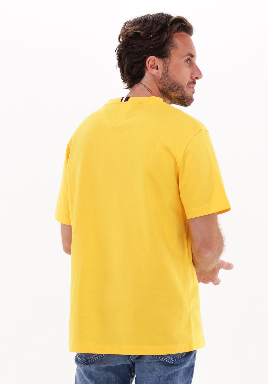 TOMMY HILFIGER T shirt HILFIGER ARCH CASUAL TEE en jaune Omoda