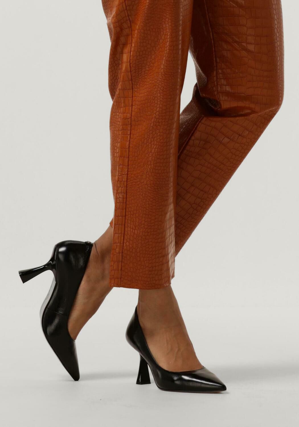 Omoda top zwarte pumps