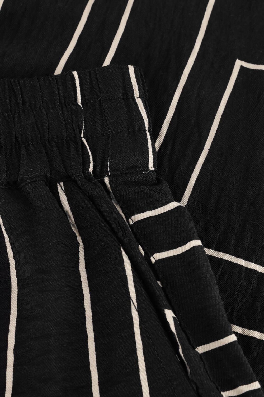 Zwarte MY ESSENTIAL WARDROBE Korte broek KELLYMW SHORTS - large