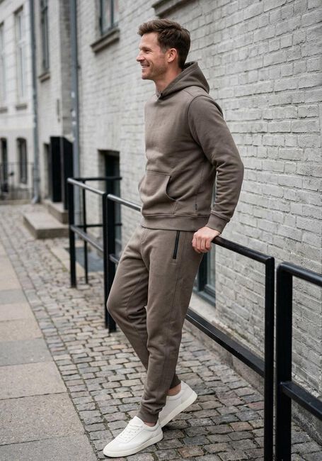 GENTI Pantalon de jogging TROUSERS LS en taupe - large