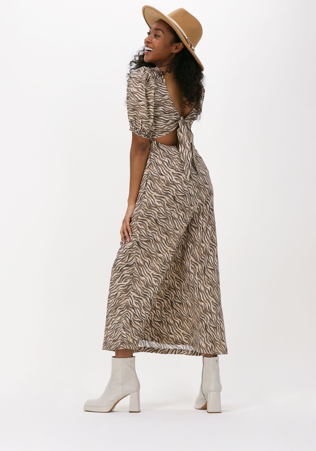 SCOTCH SODA Robe maxi MAXI DRESS WITH OPEN BACK en marron Omoda