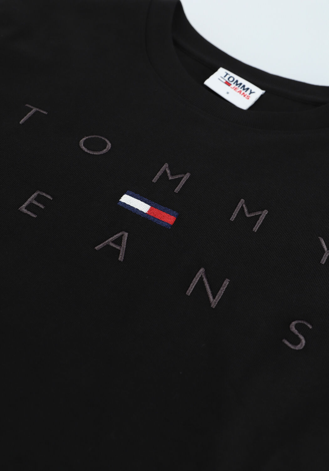 TOMMY JEANS Haut TJW CROP DRAWCORD TONAL 3 TEE en noir - large