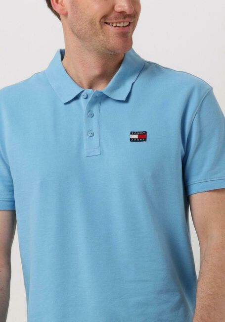 Lichtblauwe TOMMY JEANS Polo TJM CLSC XS BADGE POLO - large