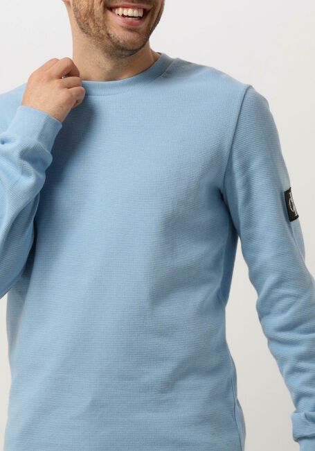 CALVIN KLEIN Pull BADGE WAFFLE LS TEE Bleu clair - large