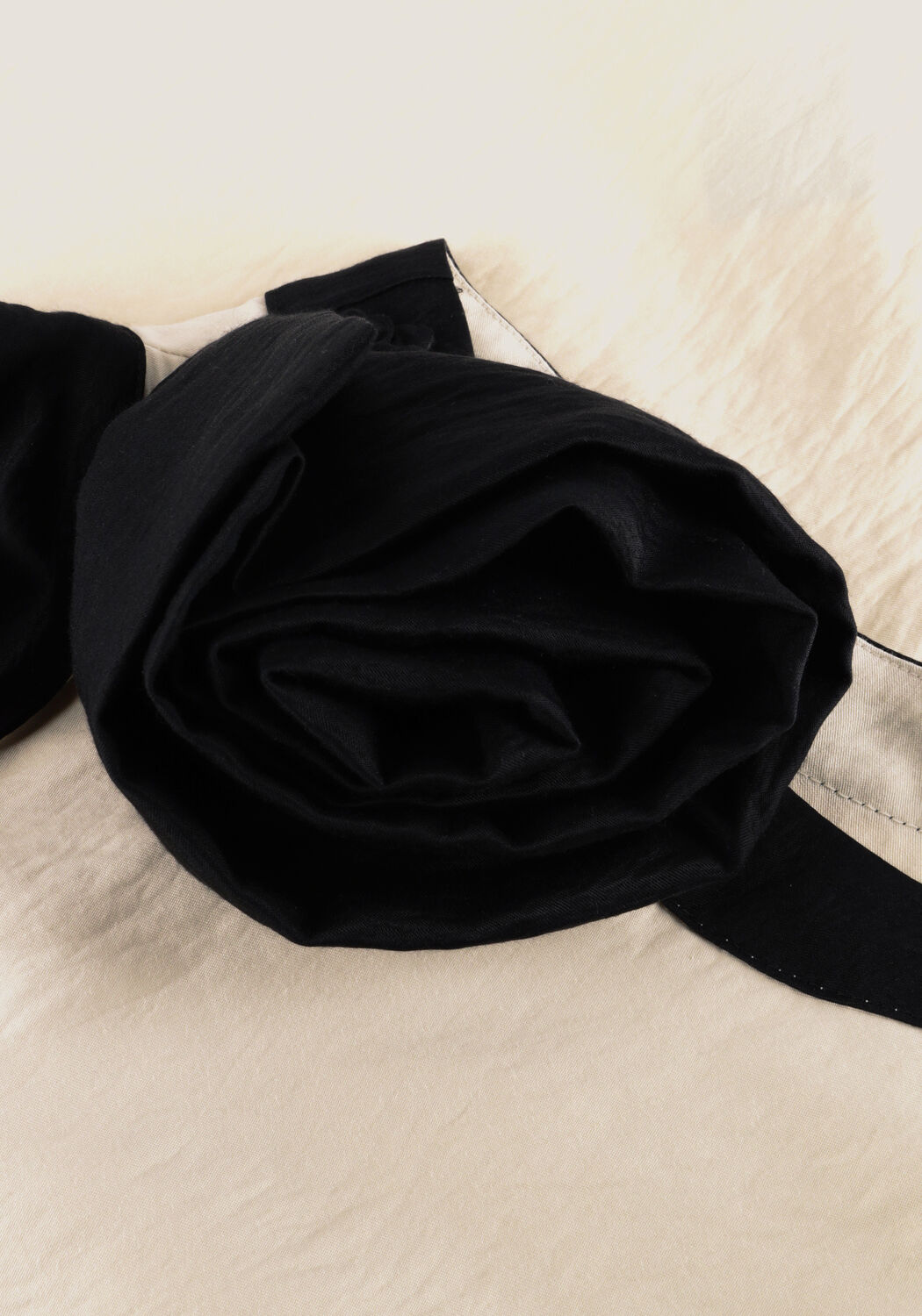 JANSEN AMSTERDAM Haut PAISLEY TOP CB 308 COLOR BLOCK SLEEVELESS FLOWER DETAIL Cr&egrave;me - large