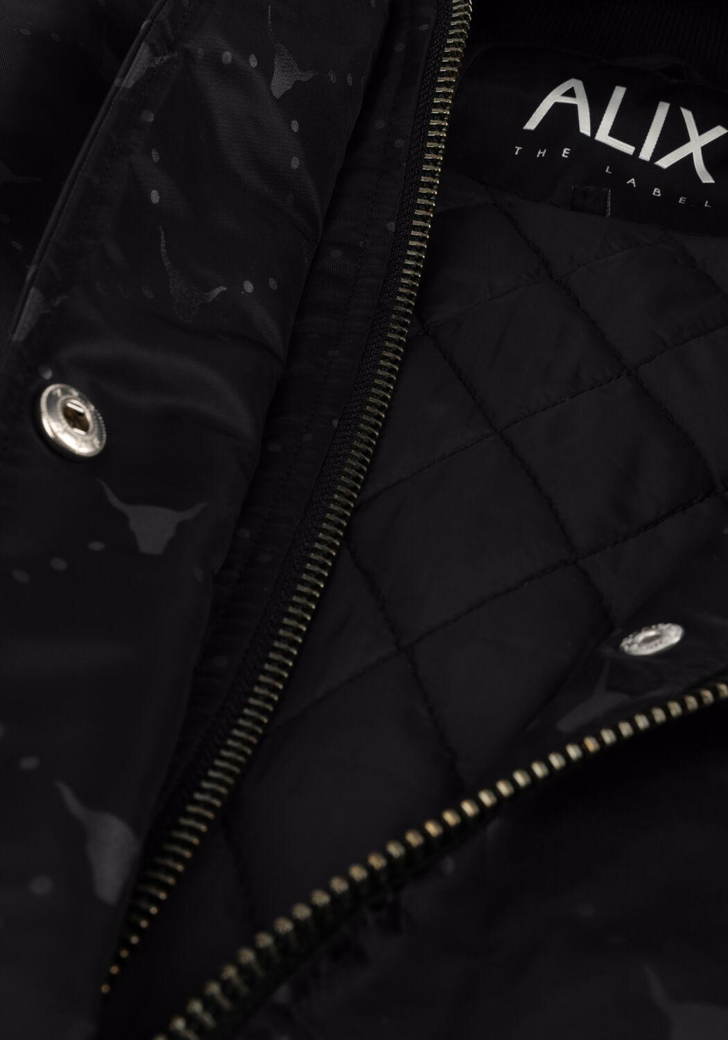 ALIX THE LABEL Jack OVERSIZED BULL NYLON BOMBER en noir - large