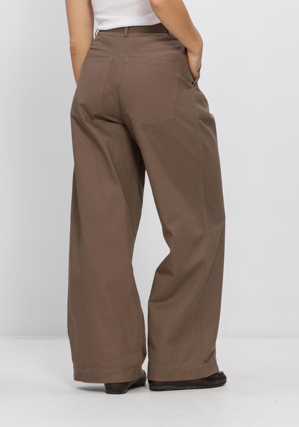 BOII STUDIOS Pantalon large JULIE en marron - large