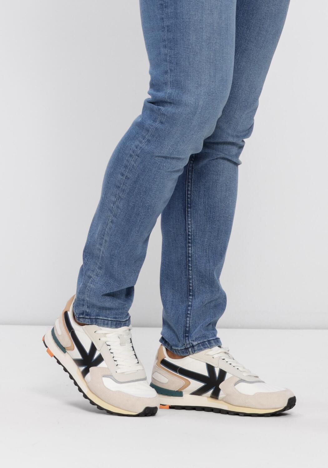 KAOTIKO Baskets basses ORBIT MAN en blanc - large