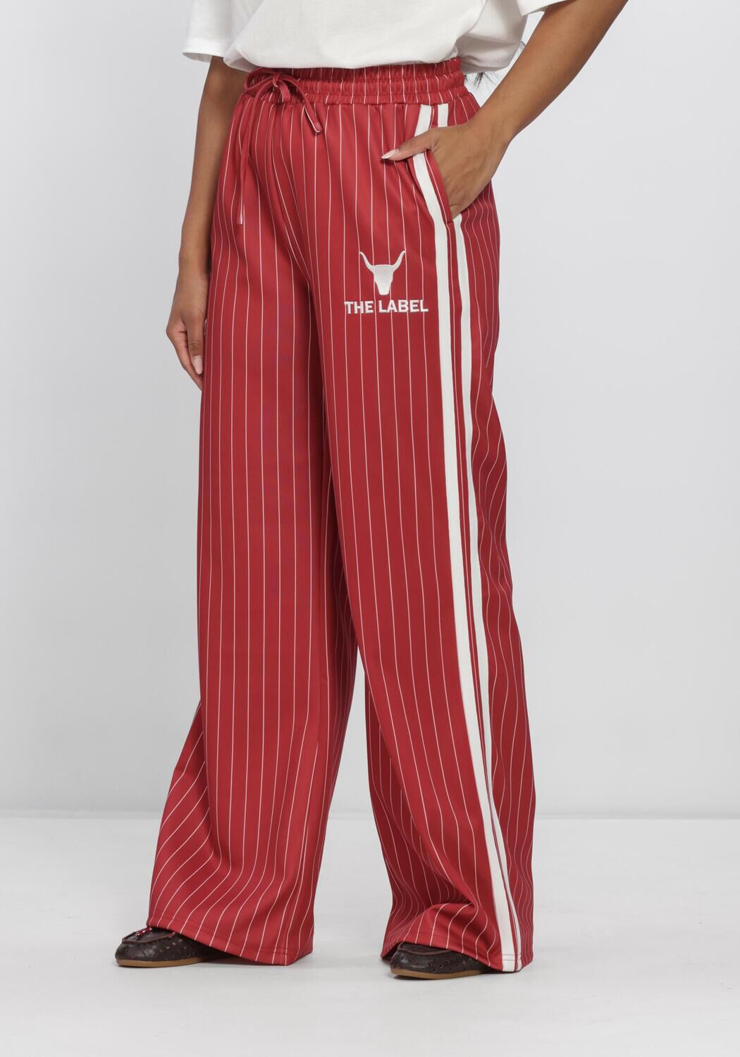 Rode ALIX THE LABEL Broeken/jumpsuits TRAININGS PANTS - large