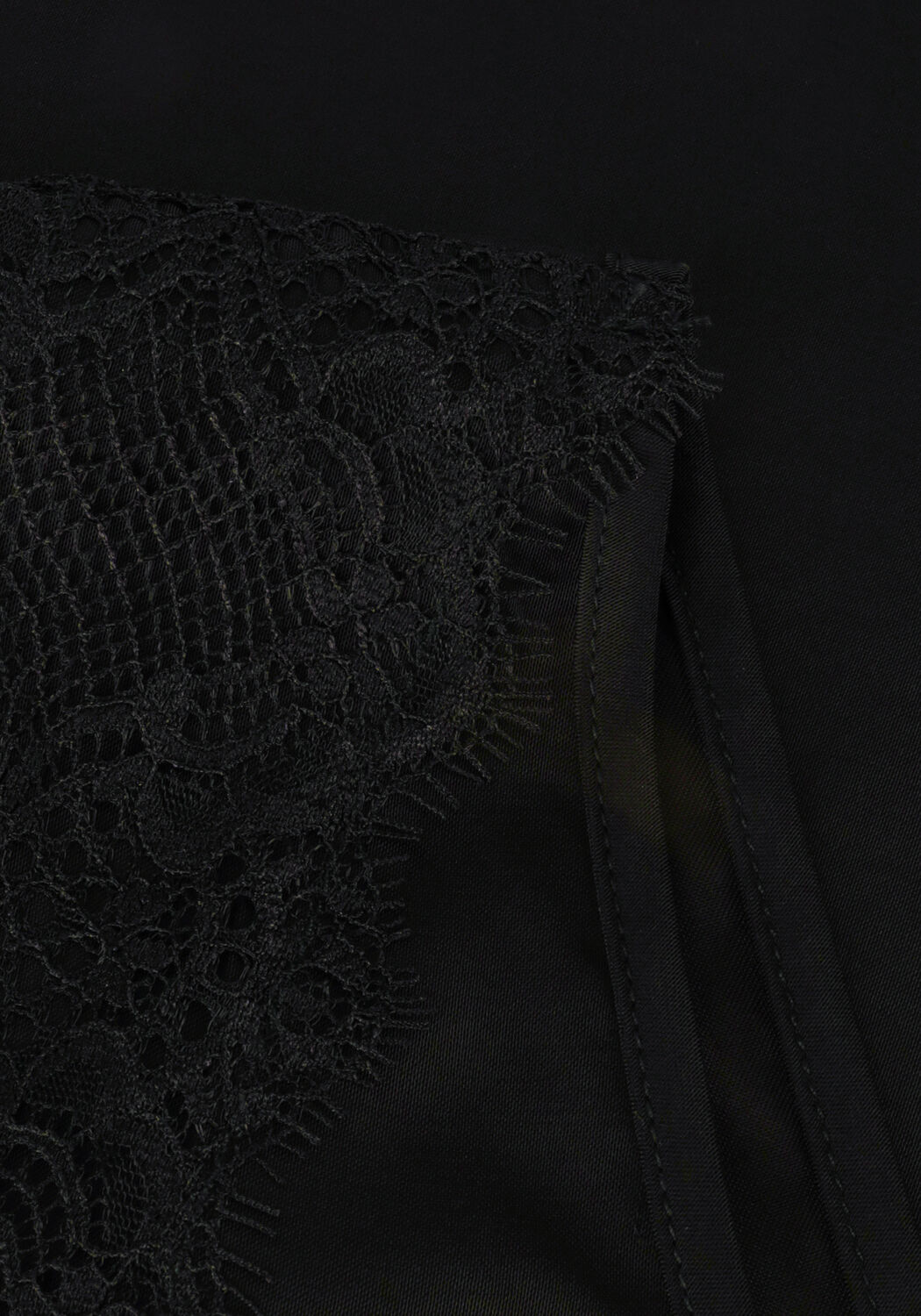 SUMMUM Haut TOP SILKY SATIN (2S2792) en noir - large