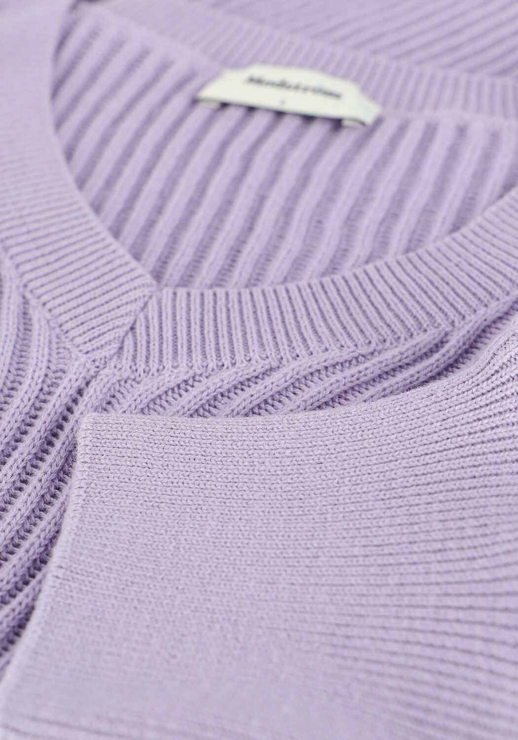 MODSTR&Ouml;M Pull LUCA V-NECK Lilas - large