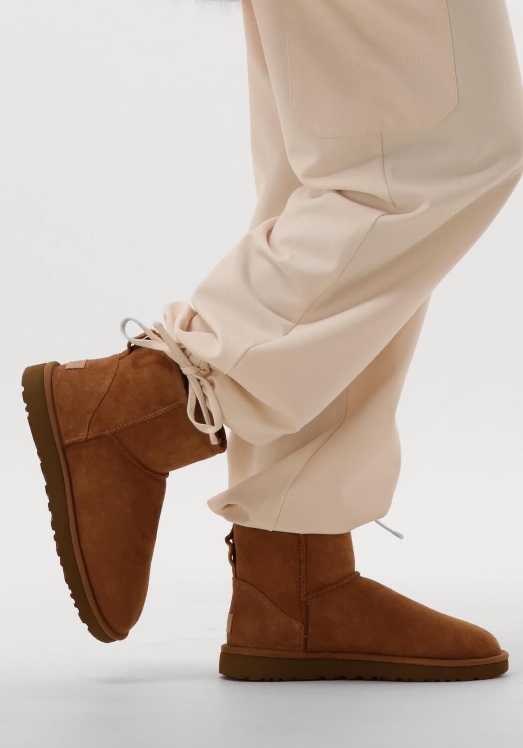 Cognac UGG  W CLASSIC MINI II - large