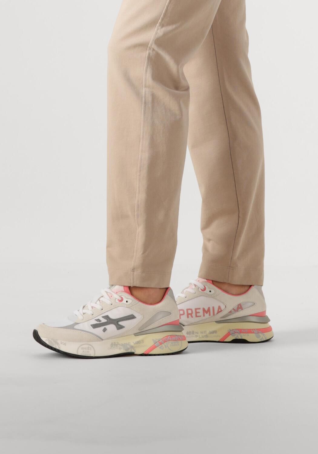 PREMIATA Baskets basses MOERUN-D en blanc - large