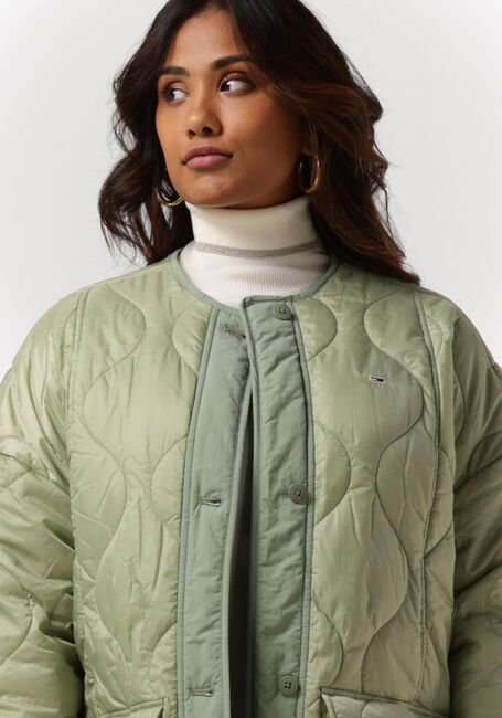 TOMMY JEANS Veste matelassé TJW OVERSIZE ONION QUILT JACKET en vert - large