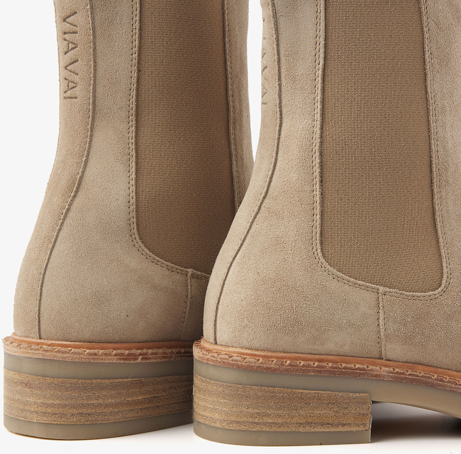 Via vai 2025 chelsea boots beige