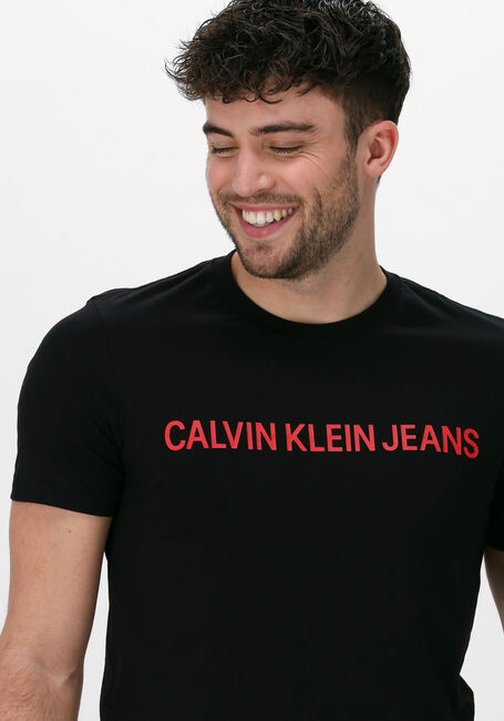CALVIN KLEIN T-shirt INSTITUTIONAL LOGO SLIM SS TEE en noir - large