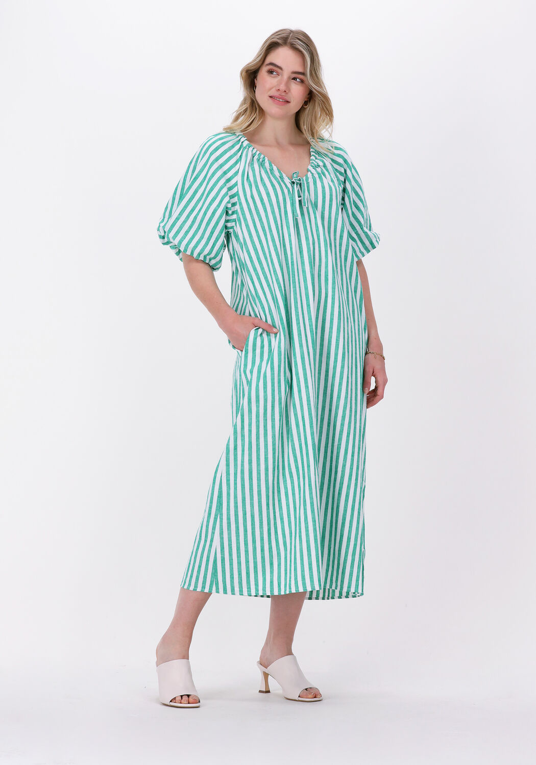 Groene MINIMUM Midi jurk ZERINA 9380 Omoda