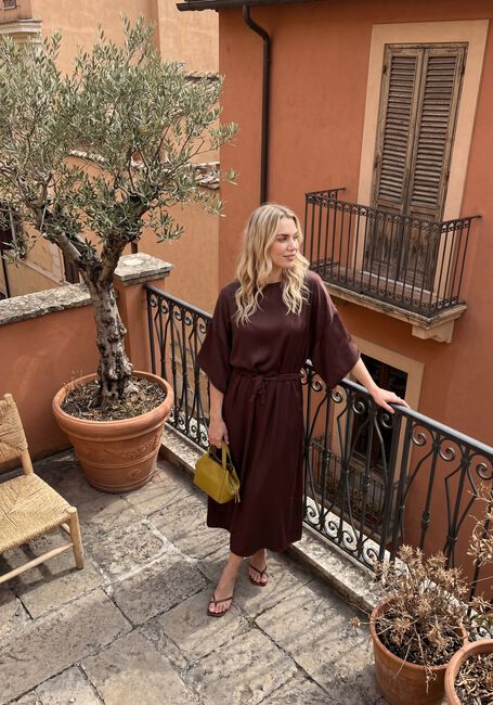 SUMMUM Robe midi DRESS HEAVY SILKY TOUCH en marron - large