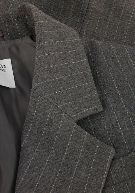 Grijze SELECTED WOMEN Blazer SLFMYLA LS RELAX BLAZER MGM STRIPE NOOS Grijze SELECTED WOMEN Blazer SLFMYLA LS RELAX BLAZER MGM STRIPE NOOS - large