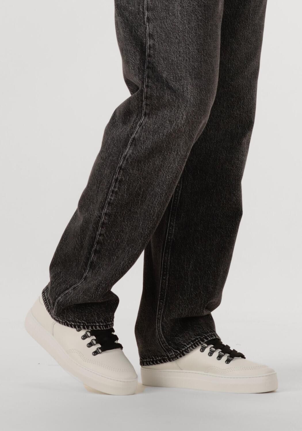 NUBIKK Baskets basses JAGGER ROMAN en blanc - large