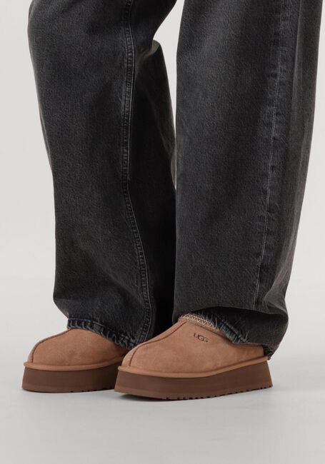 UGG W TAZZ II Chaussures à enfiler en taupe - large