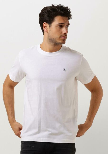 CALVIN KLEIN T-shirt CK EMBRO BADGE TEE en blanc - large