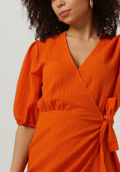 ANOTHER LABEL Robe maxi CAMILLE BUBBLE DRESS en orange - large