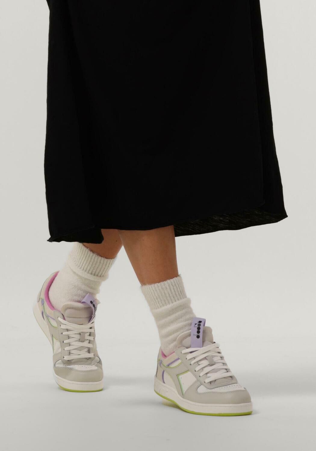 DIADORA Baskets basses MAGIC BASKET LOW LABEL WOMAN en blanc - large