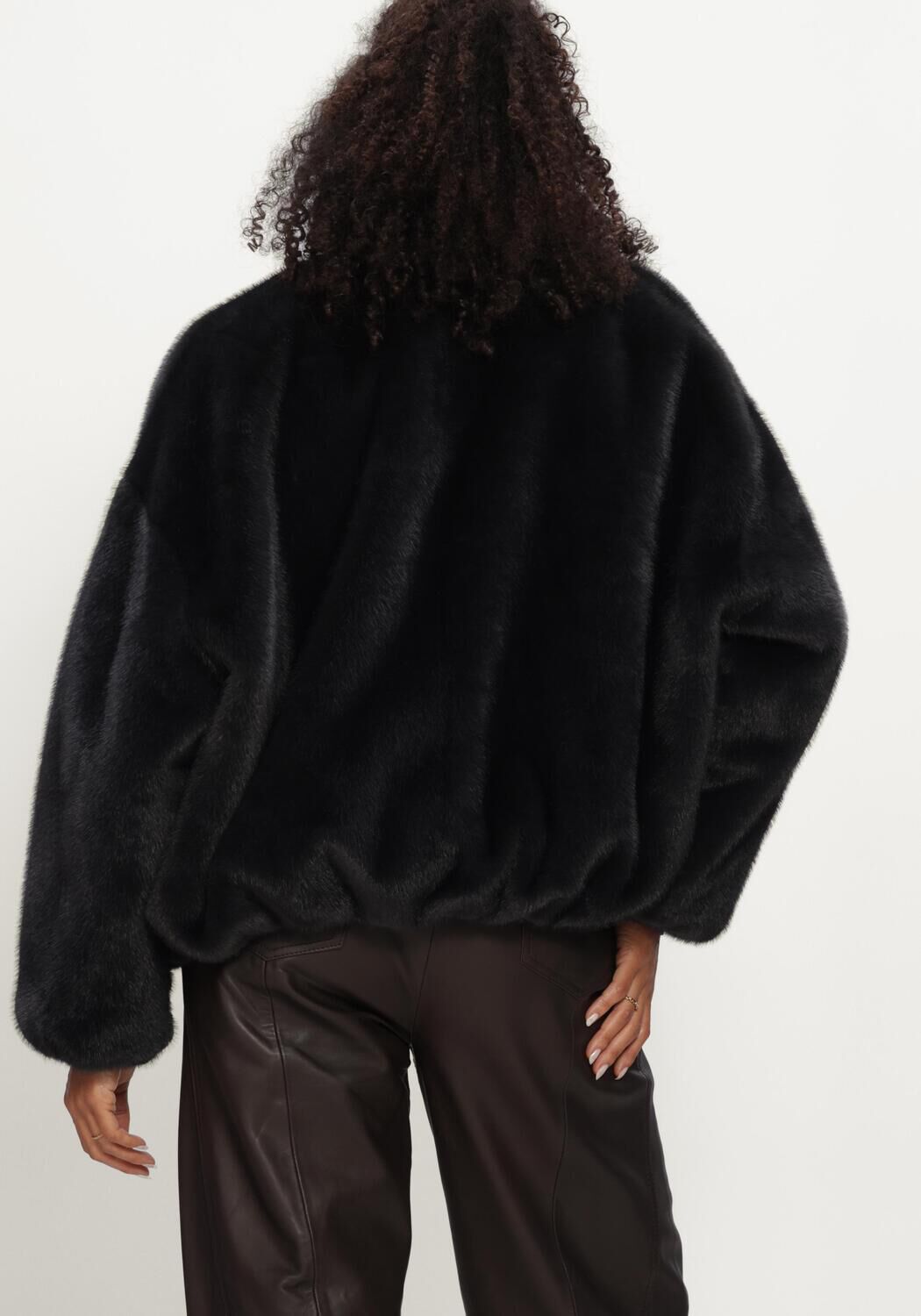Zwarte STUDIO AR Faux fur jas ETTA FAUX MIN - large