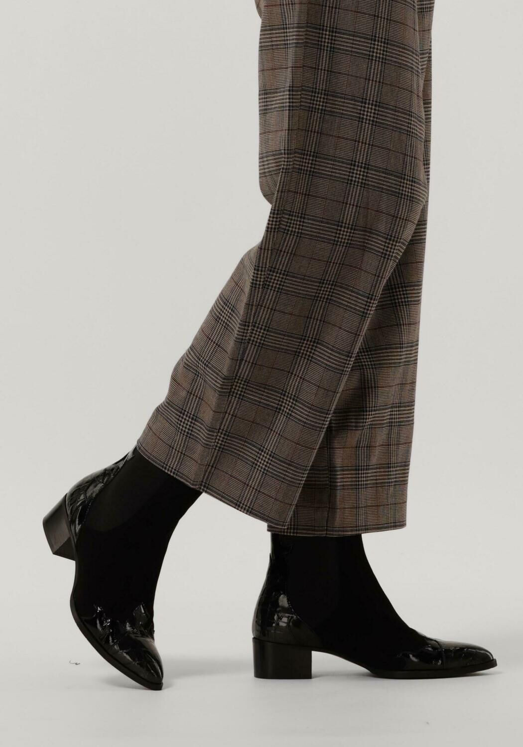pertini 30961 bottines en noir