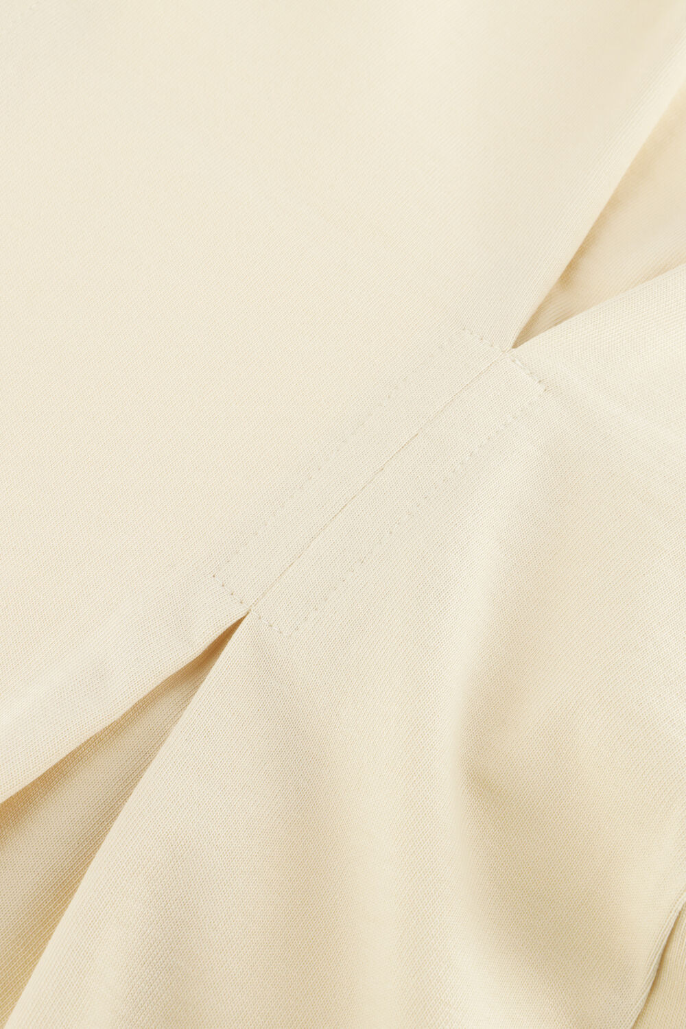 EDITED MARAH T-SHIRT Hauts & T-shirts en beige - large