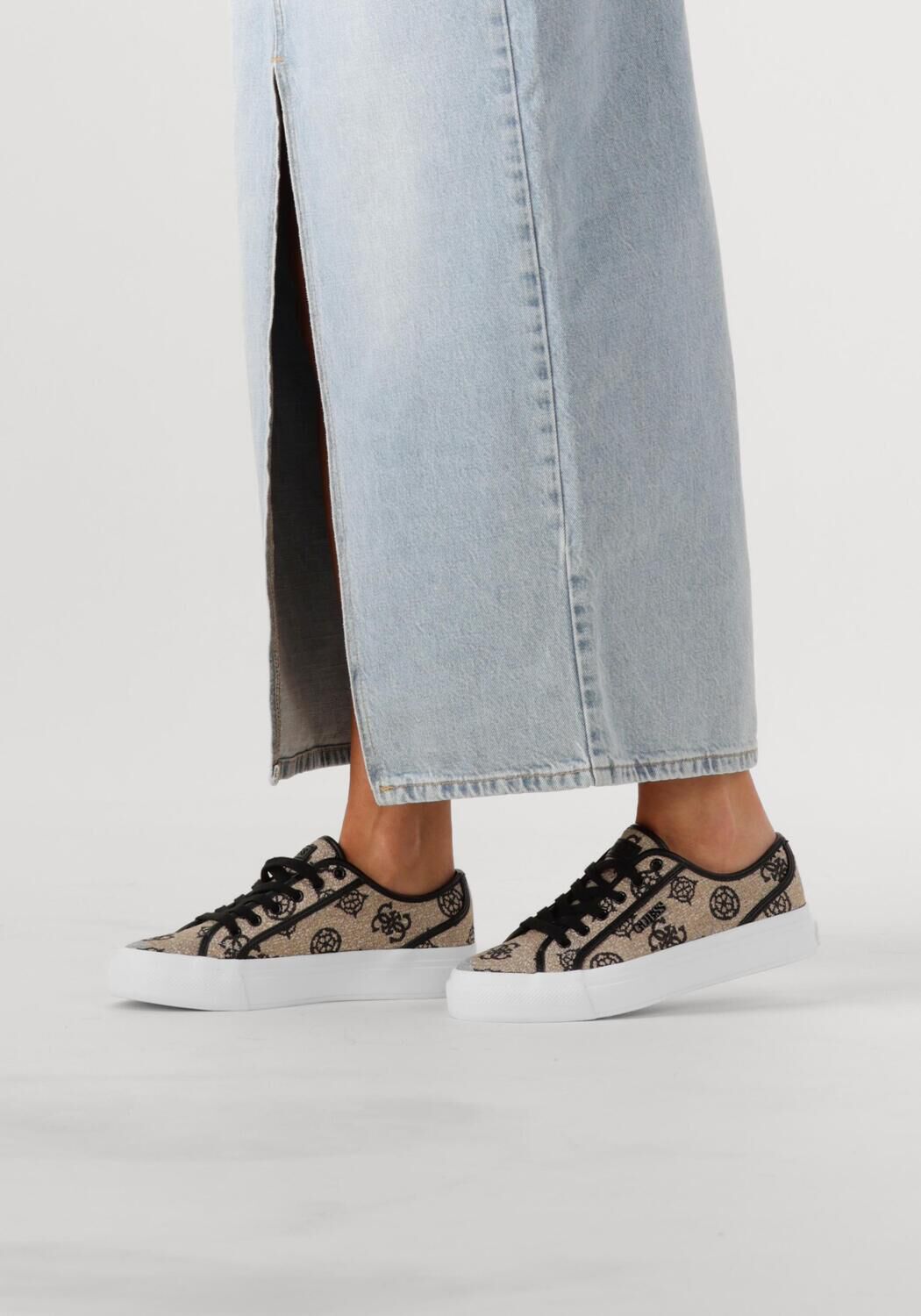 GUESS Baskets basses JELEXA en beige - large