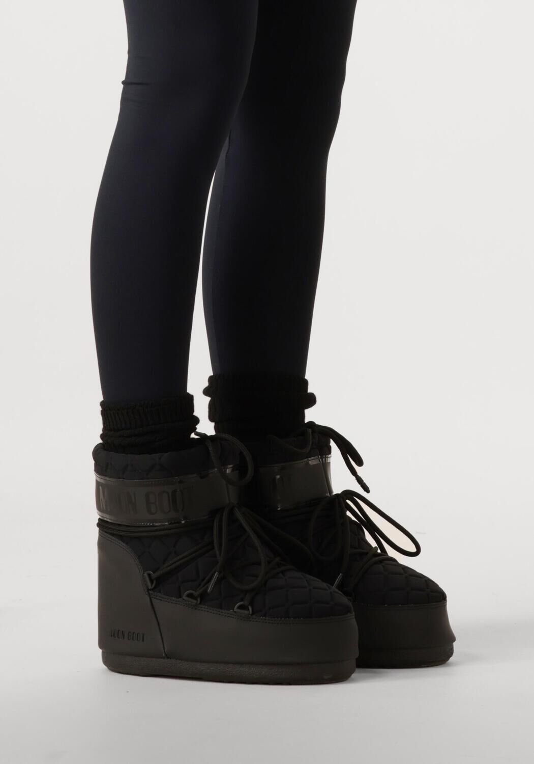 MOON BOOT Snowboots ICON LOW QUILT en noir - large