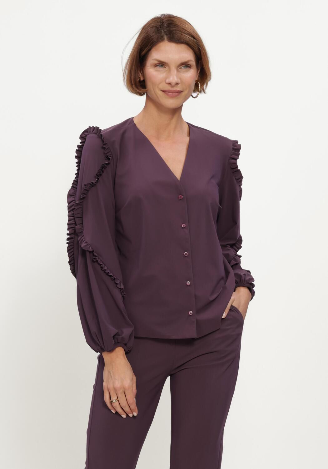 STUDIO ANNELOES Ingrid ruffle blouse Blouses en violet - large