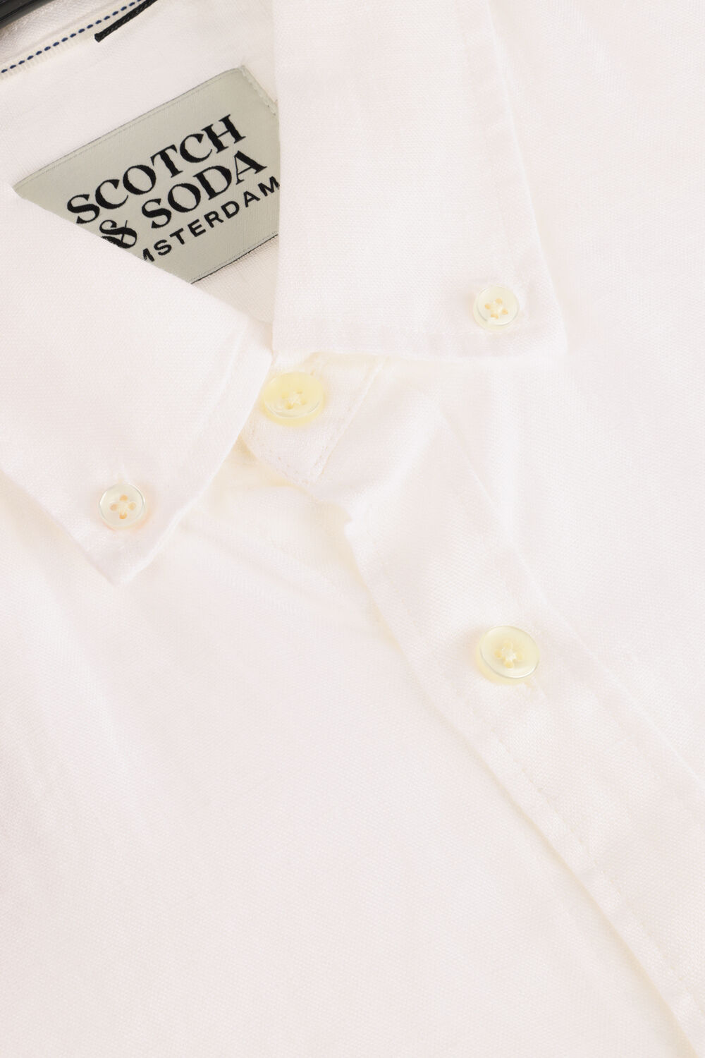 SCOTCH & SODA Chemise d&eacute;contract&eacute; LINEN SHIRT LS BUTTON-D en blanc - large