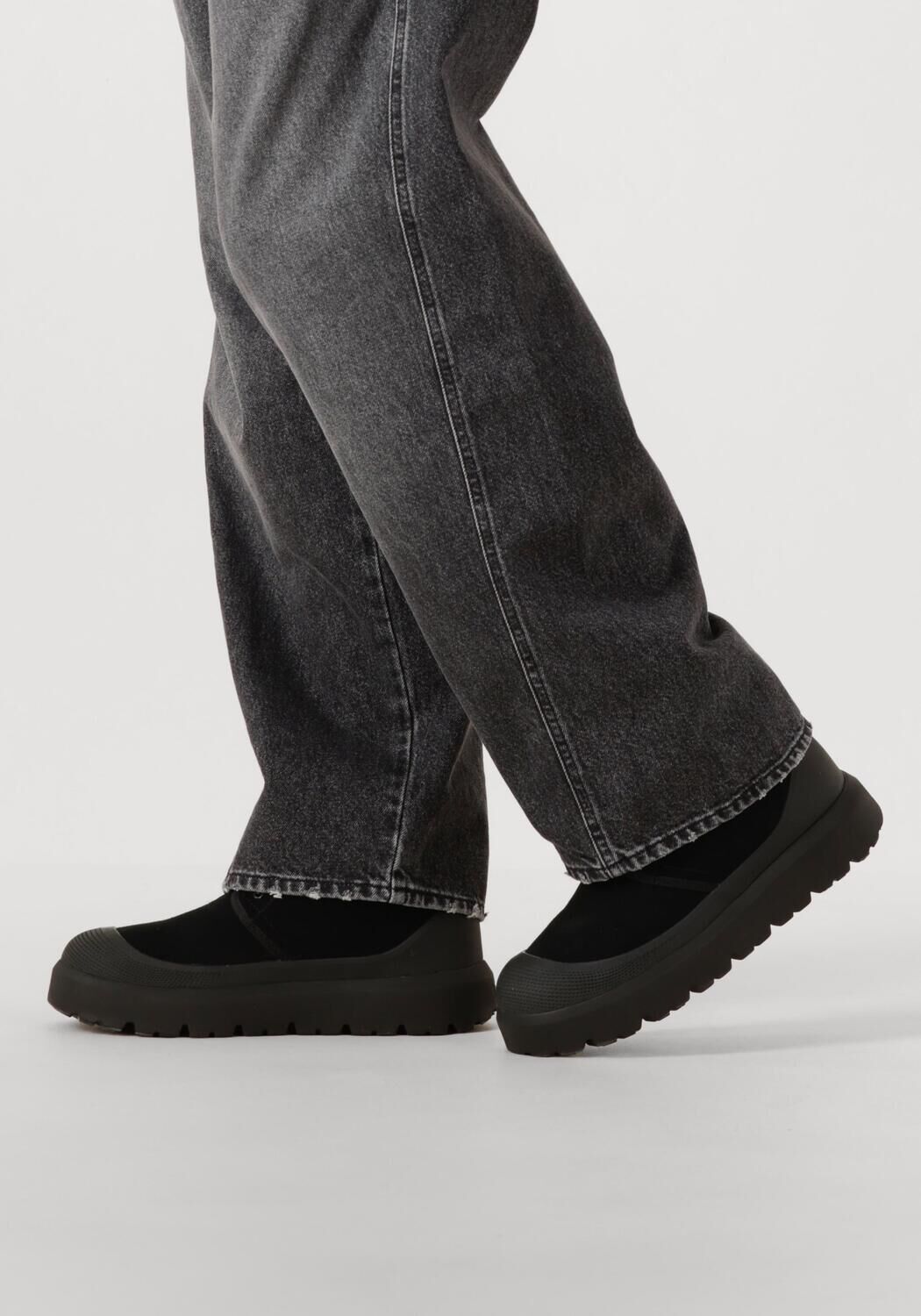 UGG Bottines &agrave; lacets M NEUMEL WEATHER HYBRID en noir - large