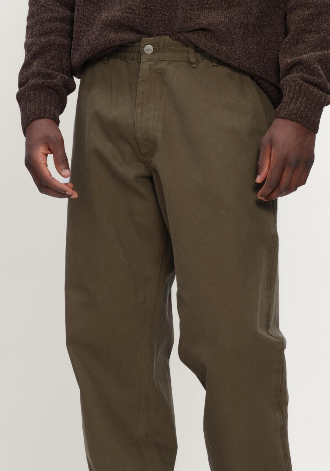 FOR&Eacute;T Chino CLAY TWILL PANTS en vert - large