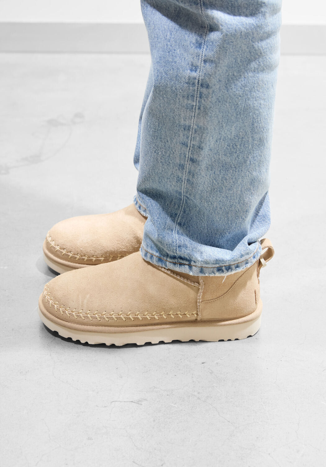 Beige UGG  W CLASSIC ULTRA MINI BIARRITZ - large