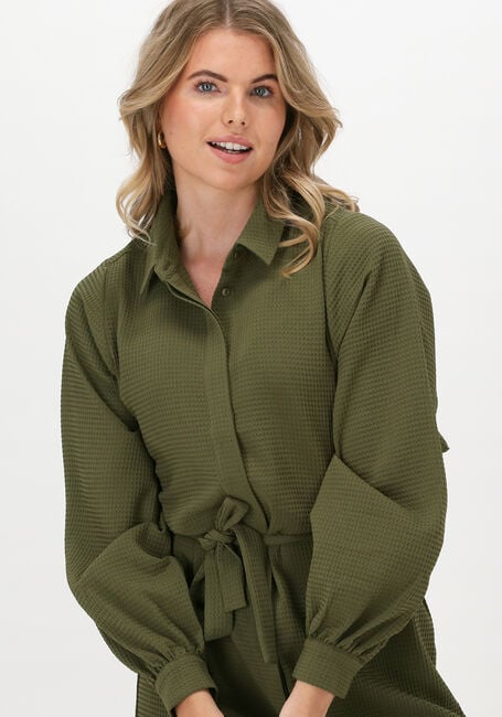 ANOTHER LABEL Mini robe DIONNE DRESS SHORT  en vert - large