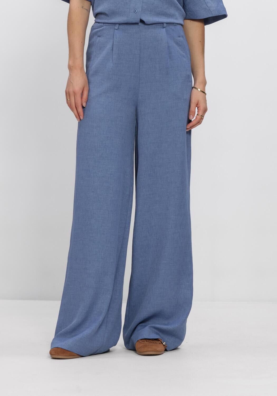 EST'SEVEN Pantalon large JILDAU TROUSER 26 en bleu - large