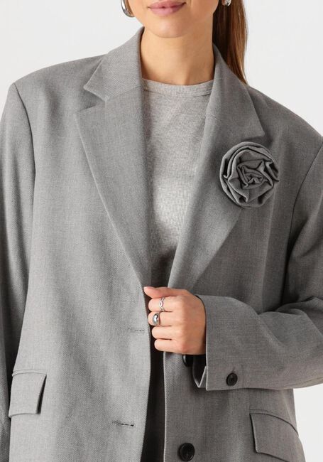 EDITED Blazer KAINOA BLAZER WITH BROOCH en gris - large