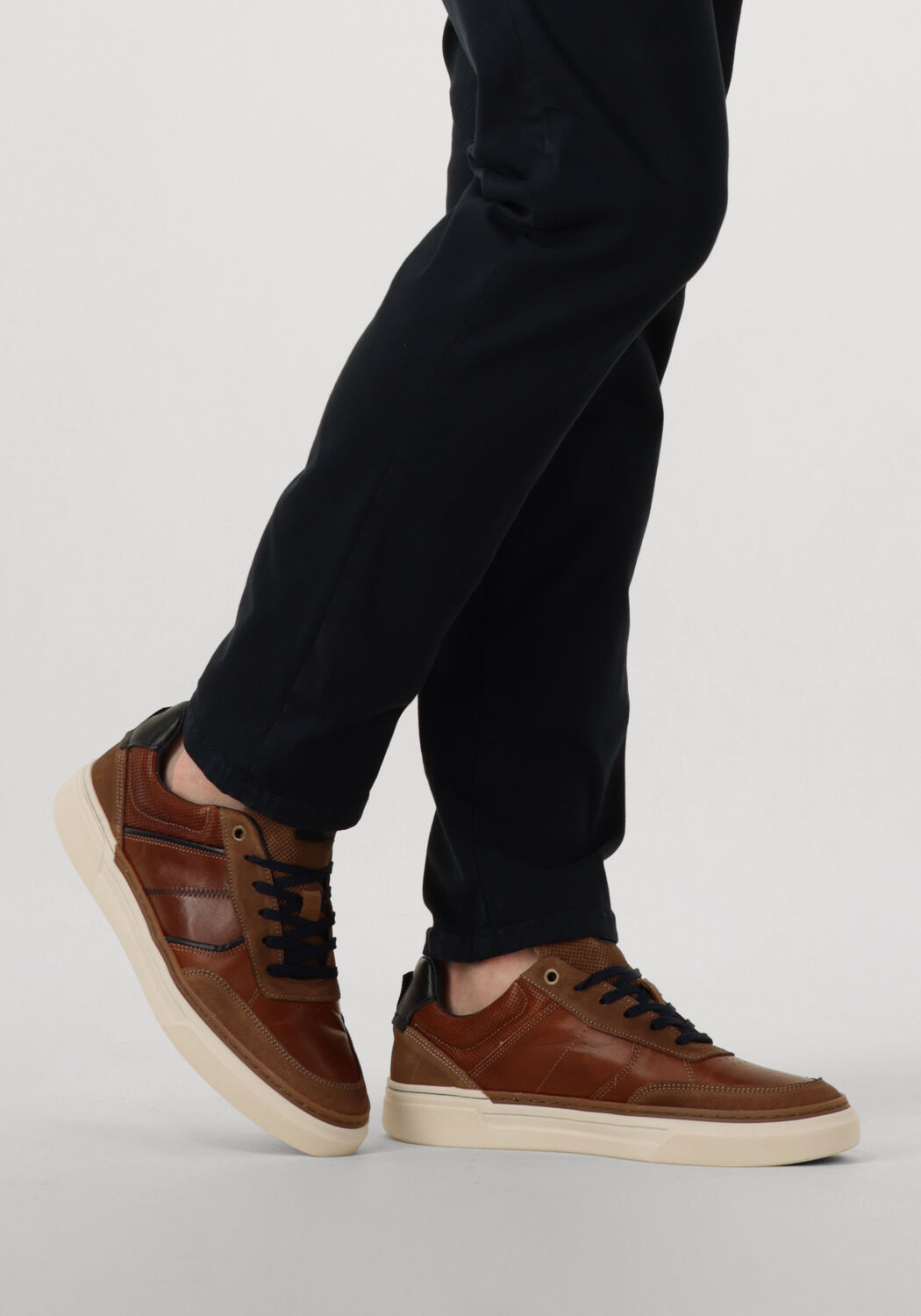 MAZZELTOV Baskets basses ROME en marron - large